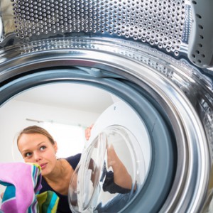 Waschmaschine stinkt - wie reinigen, entkalken und pflegen?
