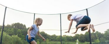 Trampolin reinigen und pflegen