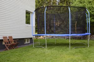 Trampolin reinigen und pflegen